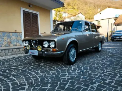 Usata Alfa Romeo 2000 1972 Beige Berlina