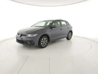 Usata VW Polo Life 80 CV (58 kW) 2023 Smoky grey metallizzato Utilitaria