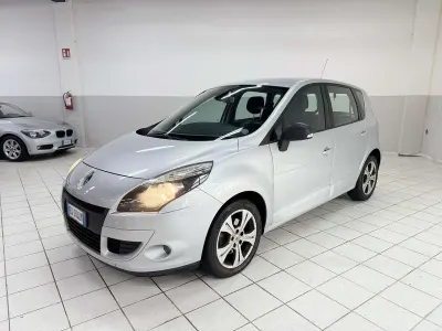 Usata Renault Scénic III Dynamique 131 CV (96 kW) 2011 Grigio Monovolume
