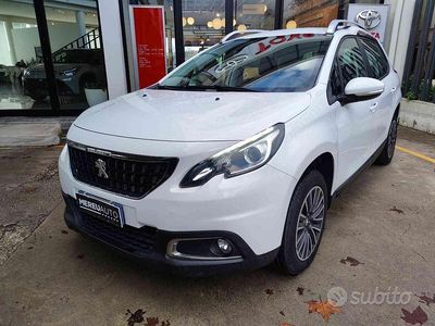 Usata Peugeot 2008 Access 82 CV (60 kW) 2017 Bianco SUV