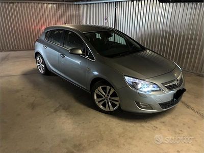 Usata Opel Astra 125 CV (91 kW) 2010 Grigio Berlina