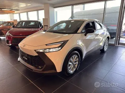 Nuova Toyota C-HR Active 98 CV (72 kW) 2026 Bianco SUV