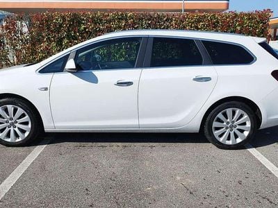 Usata Opel Astra Cosmo 140 CV (102 kW) 2013 Station wagon