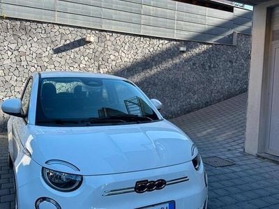 Usata Fiat 500e 42 kW (58 CV) 2022 Bianco Berlina
