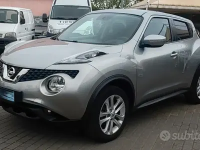 Usata Nissan Juke Tekna 110 CV (80 kW) 2015 Grigio SUV