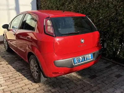 Usata Fiat Punto Evo 95 CV (69 kW) 2010 Rosso Utilitaria