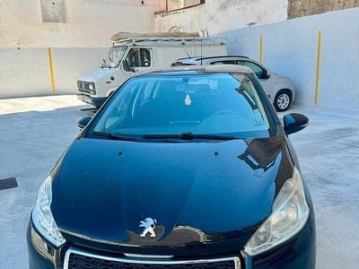 Usata Peugeot 208 Active 68 CV (50 kW) 2015 Nero Utilitaria
