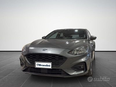 Begagnad Ford Focus ST-Line 120 HK (88 kW) 2018 Grå Sedan