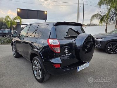 Usata Toyota RAV4 Luxury 150 CV (110 kW) 2011 Grigio scuro metallizzato SUV