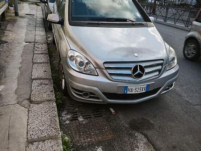 Usata Mercedes B180 109 CV (80 kW) 2008 Grigio Monovolume