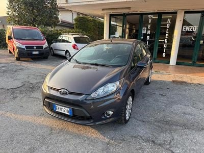 Usata Ford Fiesta Titanium 95 CV (69 kW) 2012 Blu Utilitaria
