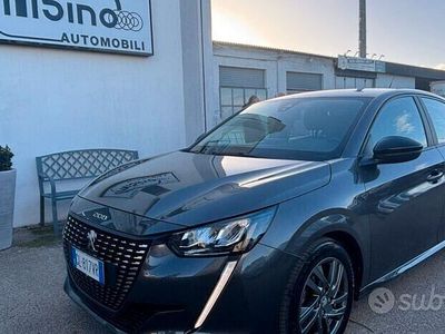 Usata Peugeot 208 Allure 100 CV (73 kW) 2022 Grigio Utilitaria