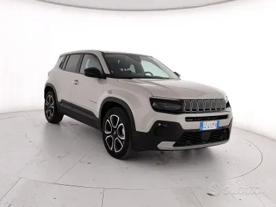 Usata Jeep Avenger Summit 101 CV (74 kW) 2025 Beige SUV