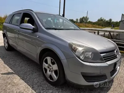 Käytetty Opel Astra Enjoy 101 HP (74 kW) 2005 Harmaa Farmari