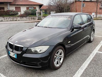 Begagnad BMW 320 177 HK (130 kW) 2008 Svart Kombi