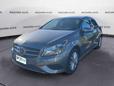 Usata Mercedes A180 122 CV (89 kW) 2014 Grigio Utilitaria