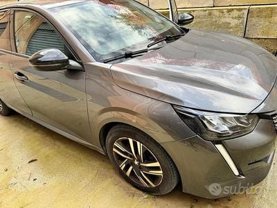 Usata Peugeot 208 Allure 101 CV (74 kW) 2022 Grigio Utilitaria
