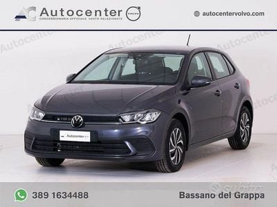 Usata VW Polo Life 95 CV (69 kW) 2024 Grigio Berlina