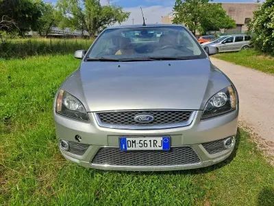 Usata Ford Focus Cabriolet Titanium 136 CV (100 kW) 2007 Argento Cabrio