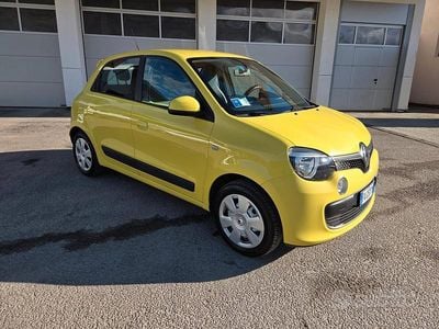 Usata Renault Twingo SE 69 CV (50 kW) 2015 Giallo Utilitaria