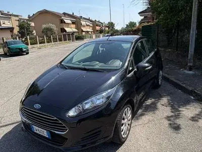 Usata Ford Fiesta Titanium 75 CV (55 kW) 2014 Nero Utilitaria