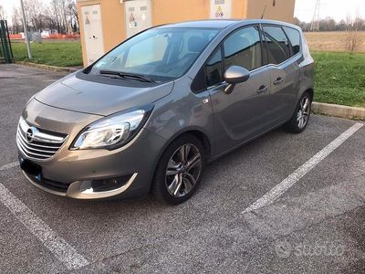 Usata Opel Meriva Cosmo 120 CV (88 kW) 2015 Grigio Monovolume