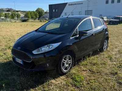 Usata Ford Fiesta Titanium 75 CV (55 kW) 2014 Nero Utilitaria