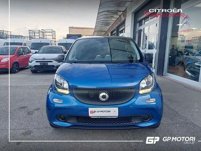 Usata Smart ForFour 2017 Blu Utilitaria