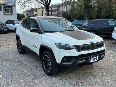 Usata Jeep Compass Trailhawk 240 CV (176 kW) 2023 Bianco metallizzato SUV