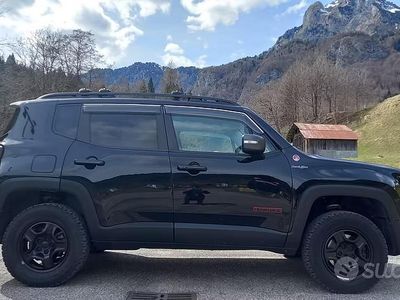 Usata Jeep Renegade Trailhawk 170 CV (125 kW) 2016 Nero SUV