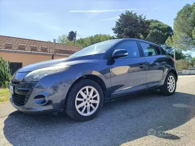 Usata Renault Mégane 110 CV (80 kW) 2011 Grigio Berlina
