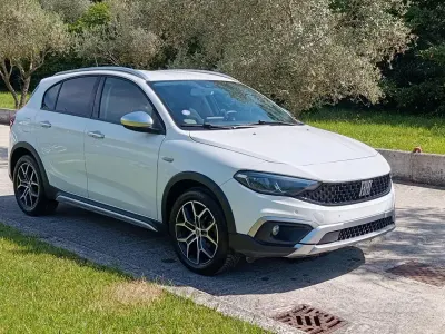 Usata Fiat Tipo Cross 100 CV (73 kW) 2021 Bianco Berlina