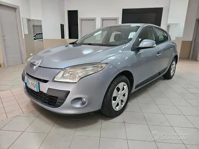 Usata Renault Mégane 90 CV (66 kW) 2009 Bluazzurro Berlina