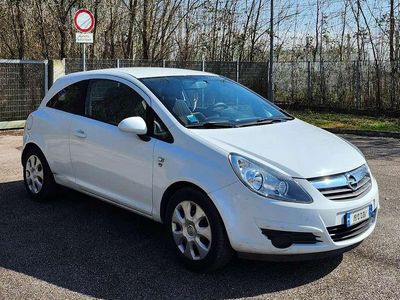 Usata Opel Corsa Club 75 CV (55 kW) 2010 Bianco Utilitaria