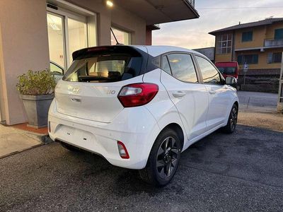 Nuova Hyundai i10 63 CV (46 kW) 2025 Atlas white Utilitaria