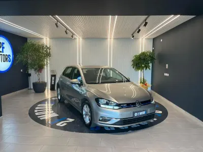 Usata VW Golf VII Trendline 130 CV (95 kW) 2020 Argento Berlina