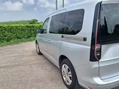 Usata VW Caddy 102 CV (75 kW) 2023 Grigio Monovolume