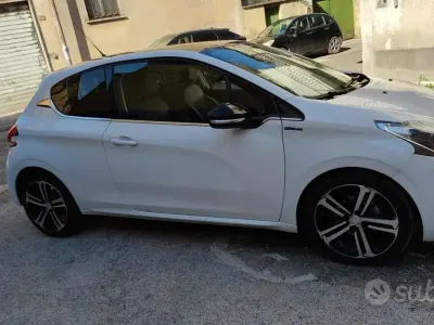 Usata Peugeot 208 GTi 115 CV (84 kW) 2016 Bianco Utilitaria