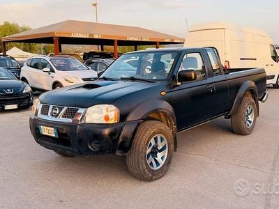 Usata Nissan Navara 133 CV (97 kW) 2002 Nero Pick-up