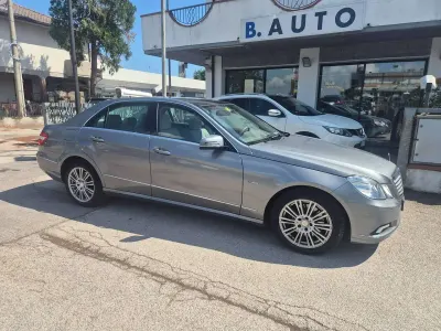 Usata Mercedes E350 Elegance 231 CV (169 kW) 2009 Grigio Berlina
