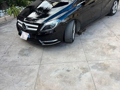 Usata Mercedes B200 2012 Nero Monovolume