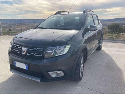 Usata Dacia Sandero Comfort 90 CV (66 kW) 2019 Grigio Utilitaria