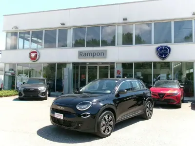 Usata Fiat 600 110 CV (80 kW) 2025 Nero SUV