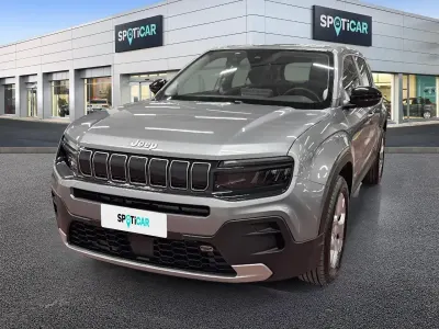 Käytetty Jeep Avenger Altitude 100 HP (73 kW) 2023 Harmaa Katumaasturi