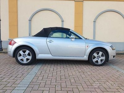 Usata Audi TT Roadster 180 CV (132 kW) 2000 Grigio Cabrio
