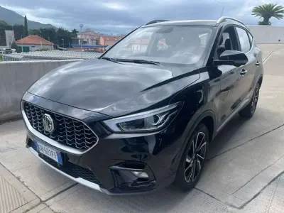 Usata MG ZS Luxury 106 CV (77 kW) 2023 Nero SUV