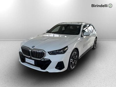 Usata BMW 520 Comfort Edition 197 CV (144 kW) 2024 Alpin white pastello Station wagon