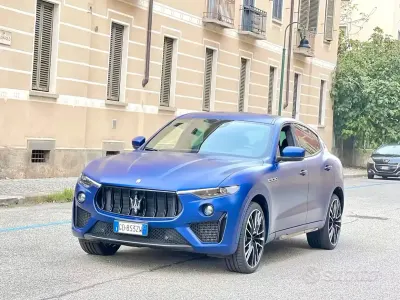 Usata Maserati Levante 581 CV (427 kW) 2021 Blu emoziobe opaco SUV
