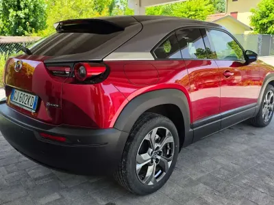 Usata Mazda MX30 Exceed 80 kW (110 CV) 2022 Rosso SUV