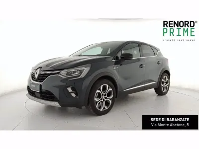 Usata Renault Captur Techno 91 CV (66 kW) 2024 Blu marino SUV